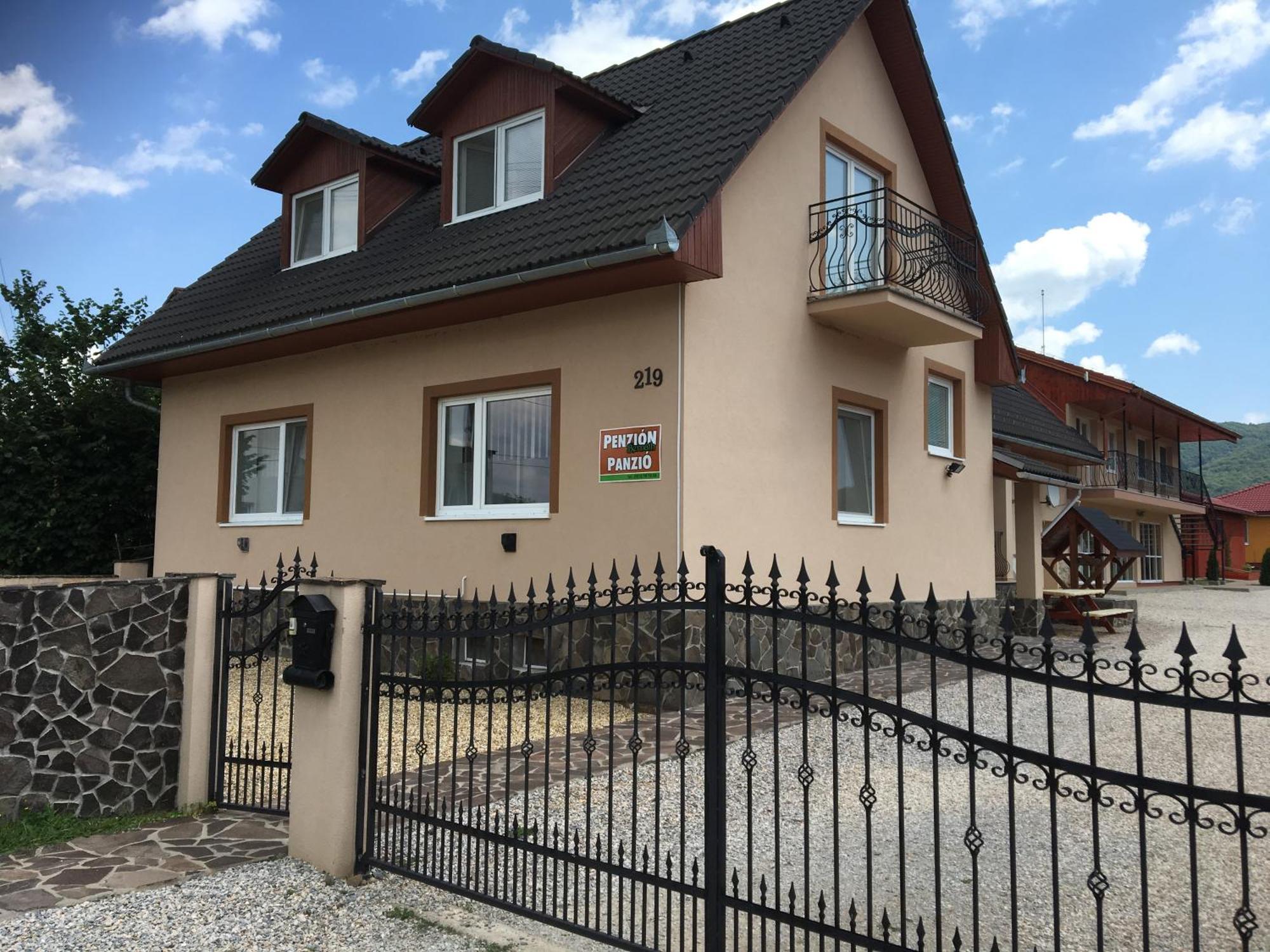 Penzion Bernath Rožňava Buitenkant foto